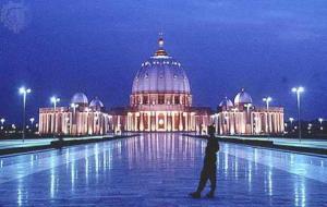 Templo cristão construído para ser o maior do mundo reúne apenas 350 fiéis por semana