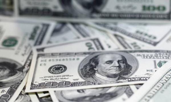 Após leves variações, dólar passa a operar em alta